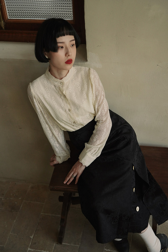 奶黃色 新中式宮廷復古古典蕾絲襯衣 提花刺綉雙層內裡襯衫上衣 第18張的照片