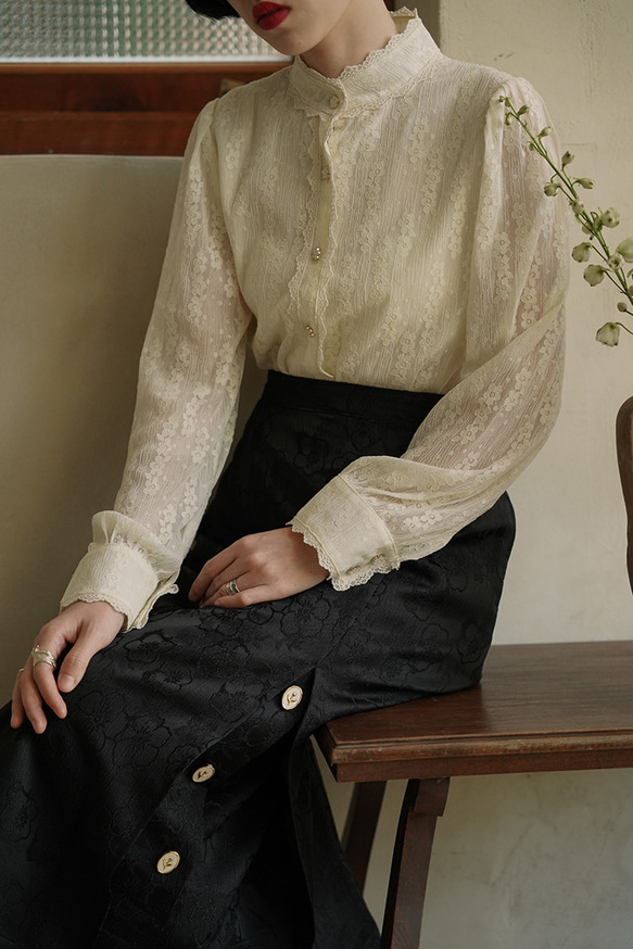 奶黃色 新中式宮廷復古古典蕾絲襯衣 提花刺綉雙層內裡襯衫上衣 第19張的照片
