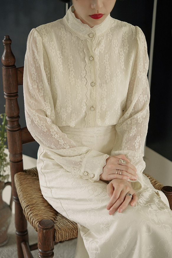 奶黃色 新中式宮廷復古古典蕾絲襯衣 提花刺綉雙層內裡襯衫上衣 第7張的照片