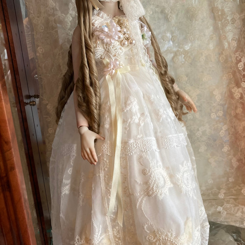 創作球体関節ビスクドール人形 栗色の髪の白いアンティーク調ロング