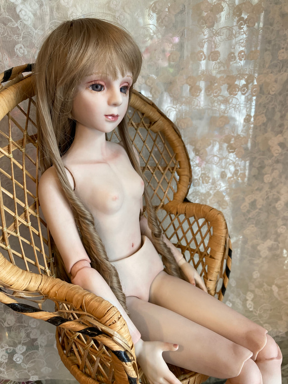 創作球体関節ビスクドール人形　栗色の髪の白いアンティーク調ロングドレスの女の子 16枚目の画像