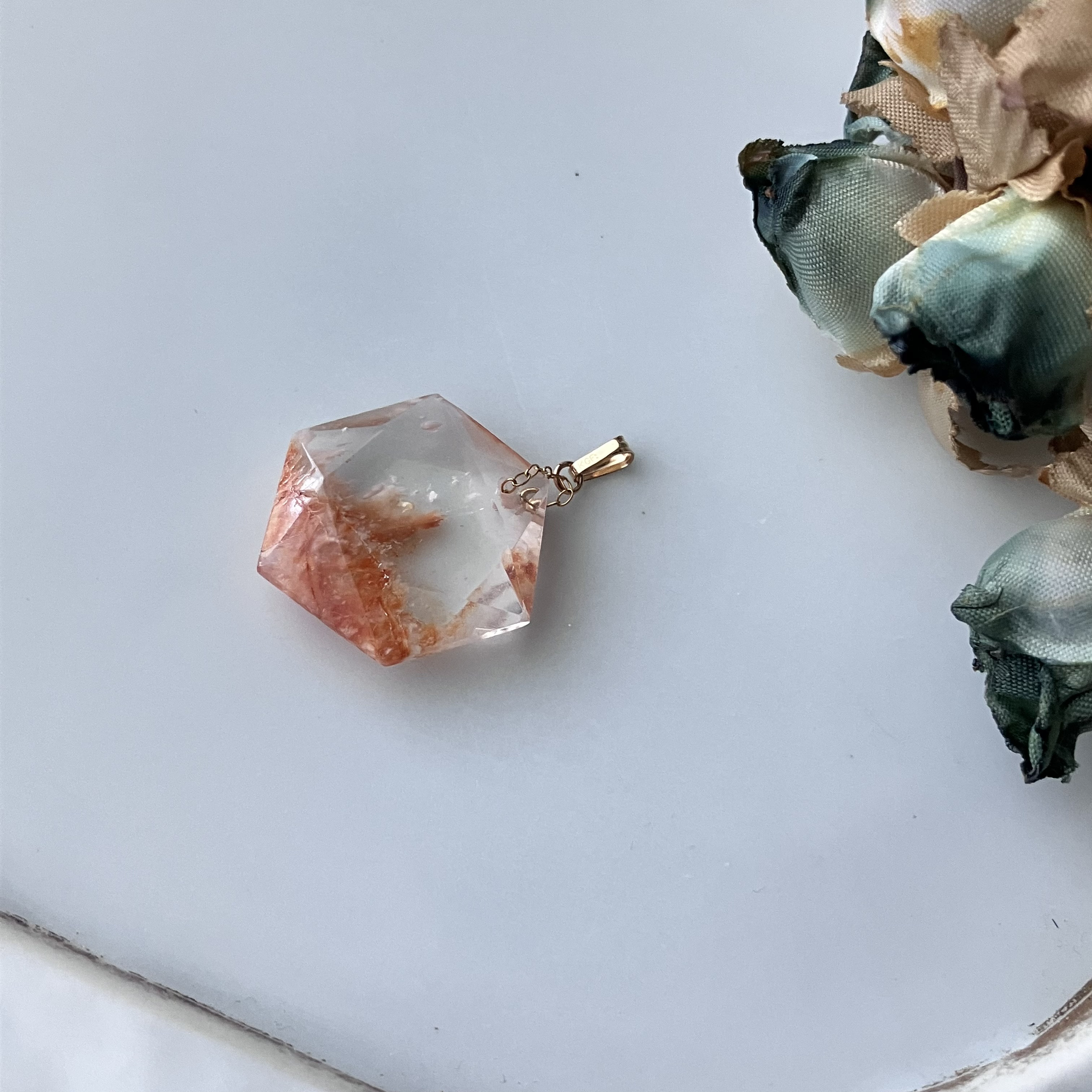 希少石セリサイトインクォーツの胸元を飾る印象的なペンダントトップ⭐︎一点もの