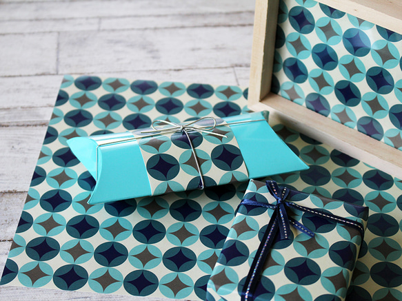 レトロモダンな七宝柄の包装紙　A4サイズ（8枚入り）デザインペーパー　ラッピングペーパー　ブルー系　 4枚目の画像