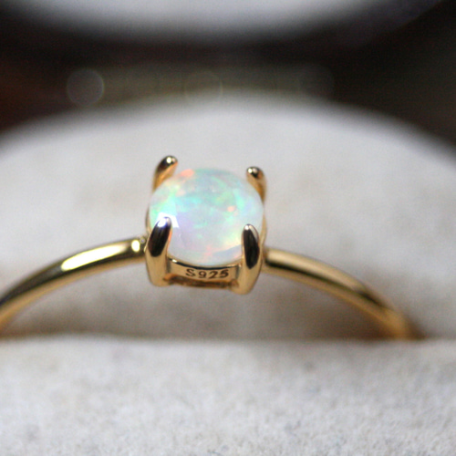 ね*ね様 アンティーク オパール リング カラーストーン クリスタルシルバー ね*ね様 アンティーク オパール リング カラーストーン クリスタル