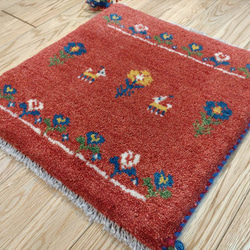 ペルシャ　ギャッベ　ミニマット　39x40cm　茜色　花　手織り絨毯　ギャベ　ギャッぺ 4枚目の画像
