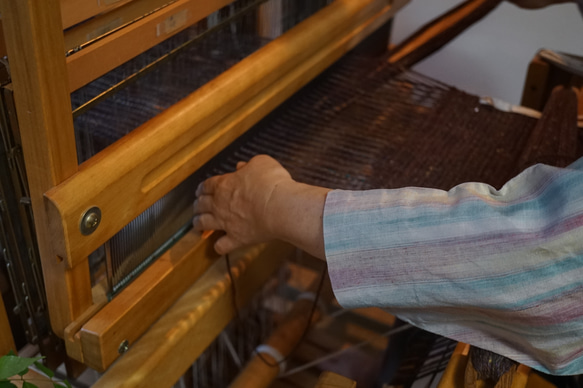 手紡ぎ糸で手織りのマフラー 9枚目の画像