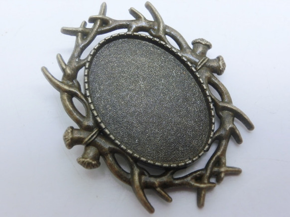 再々販＜2個＞小枝ブローチセッティング:25×18mm用（金古美） 2枚目の画像