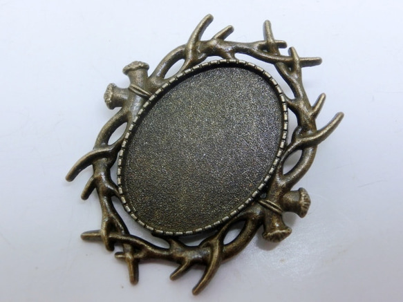 再々販＜2個＞小枝ブローチセッティング:25×18mm用（金古美） 1枚目の画像