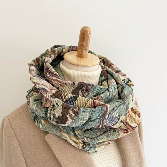 【秋冬のファッションを華やかにしてくれる】花柄ゴブラン織りのおしゃれスヌード♪ロングタイプ 2枚目の画像