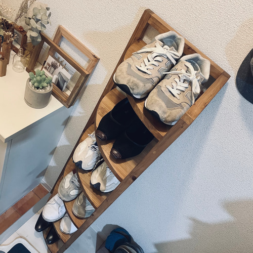 杉無垢材のコーナーラック シューズラックとしても使えます◎ 棚