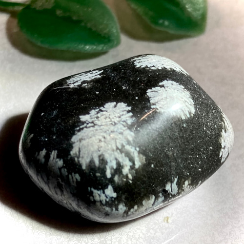 雪花石 ✿*:・スノーフレーク オブシディアン 黒曜石 原石 タンブル
