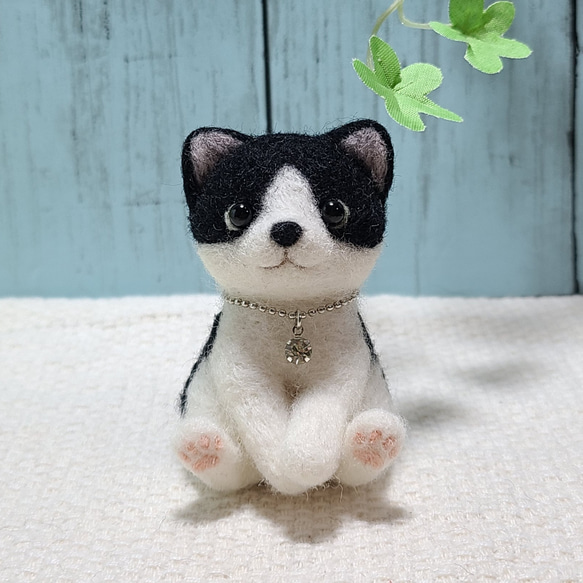 羊毛フェルト猫ハチワレ猫