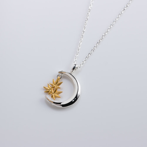 三日月と紅葉ネックレス ネックレス・ペンダント everever 通販