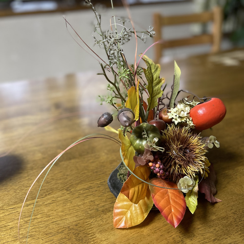 秋色いっぱい集めました陶器のお皿にアートフラワーアレンジ その他