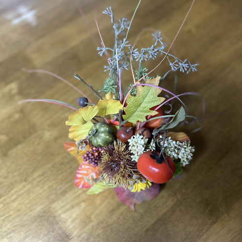 秋色いっぱい集めました陶器のお皿にアートフラワーアレンジ その他