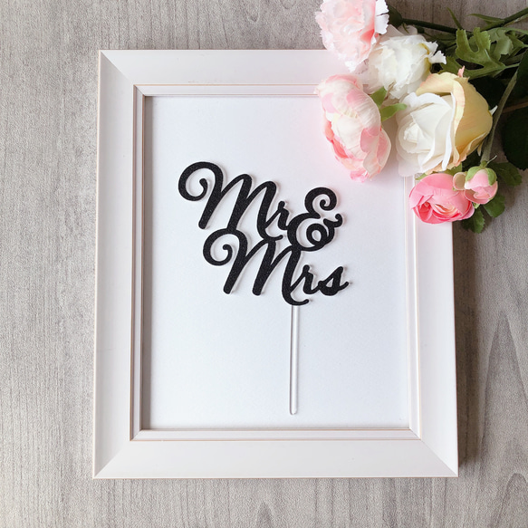 Mr & Mrs  ウェディング 結婚式 ケーキトッパー　（カラーアクリル変更可） 1枚目の画像