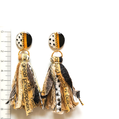 2way*アンティークなダルメシアンのタッセルのピアス/イヤリング