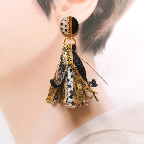 2way*アンティークなダルメシアンのタッセルのピアス/イヤリング