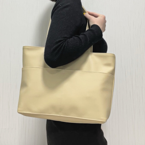 ハンドメイドバック 異素材ミックス】バイカラーA4トートバッグ トートバッグ from Mi 通販