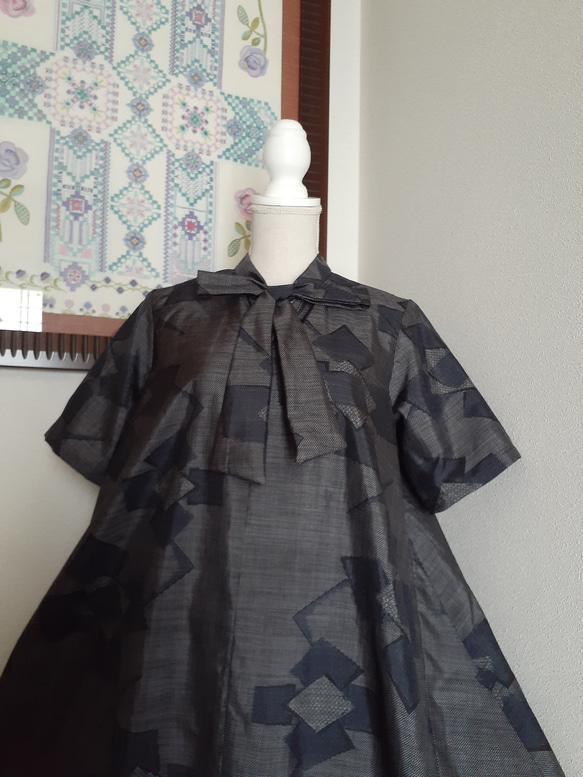 ★  着物リメイク　大島紬　半袖（正絹）ボウカラー　フレアワンピースです！！ ★ 2枚目の画像