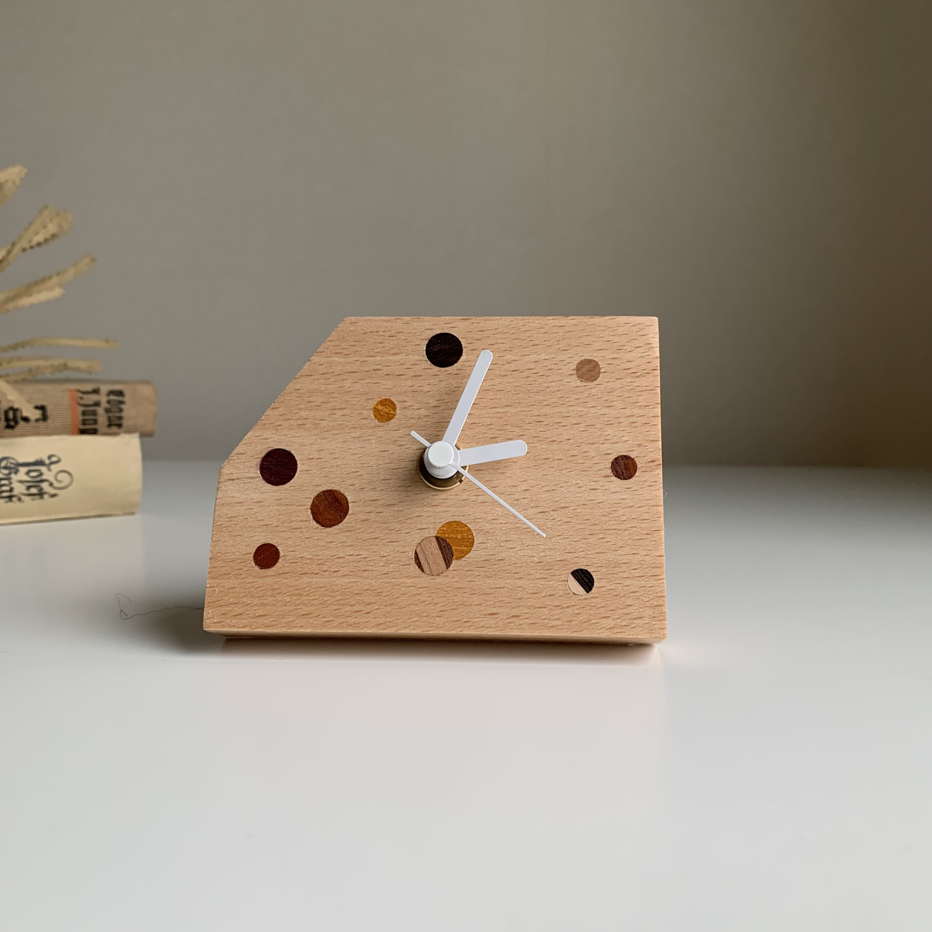 CUNE 木の置き時計 CUNE - 【レア品】 CUNE 木の置き時計 木でできた家の2WAY時計｜