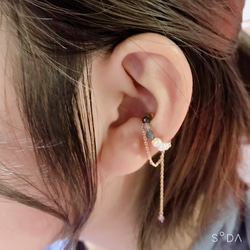 マルチカラーサファイアと揺れるチェーン　ear cuff 、ear clip、foop earring 4枚目の画像