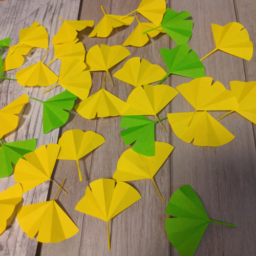 イチョウ　銀杏　折り紙　紅葉　ハンドメイド　壁面飾り　1000枚 maxresdefault.jpg