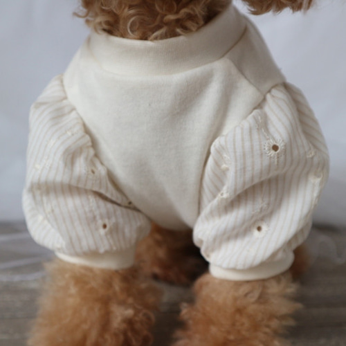 パフスリーブトップス小花刺繍（犬服） ペット服・アクセサリー