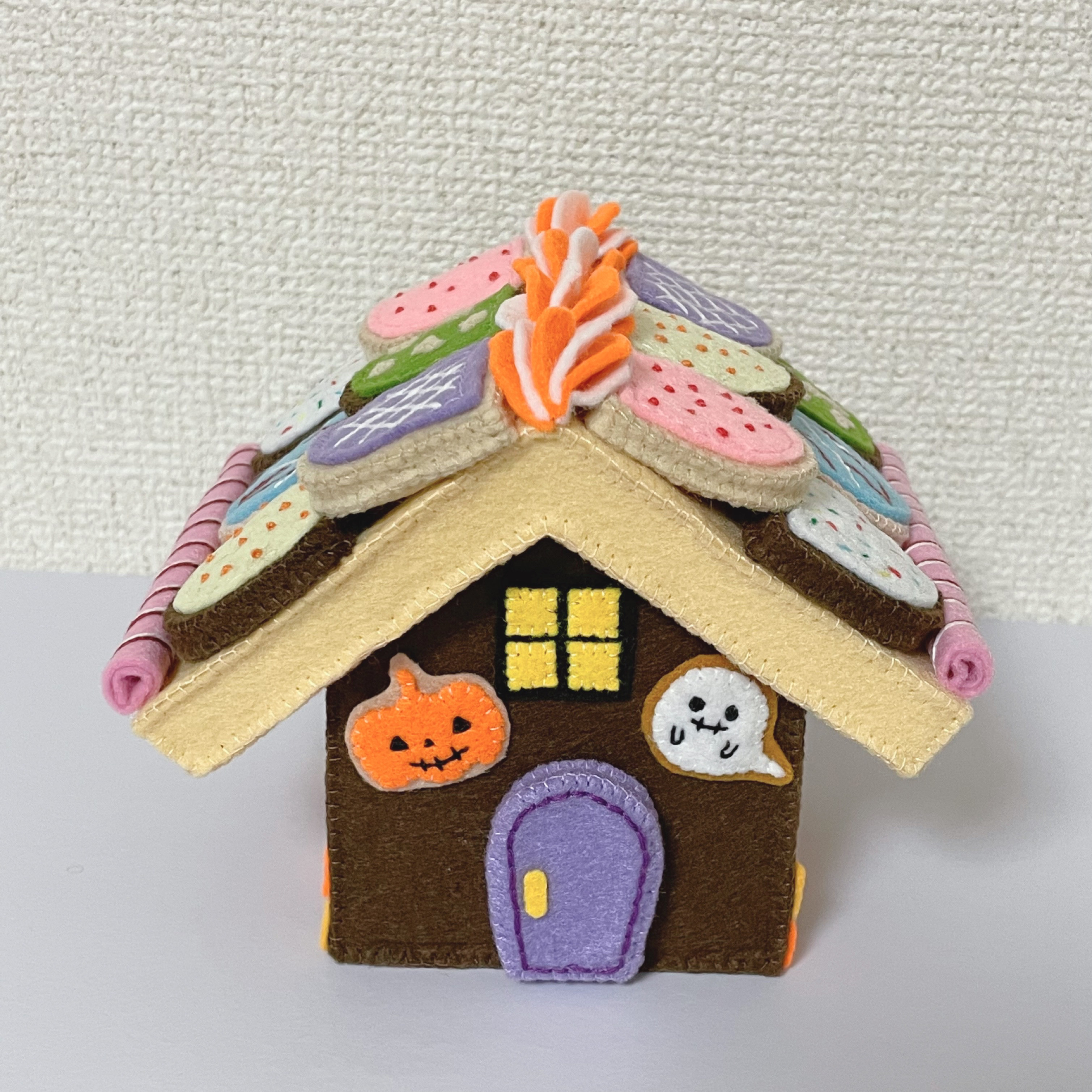 専用ページ【10/13までお値引き中】ハロウィンお菓子屋さん　羊毛フェルト 受注制作（ハロウィン）おばけinおばけかぼちゃ⑤大きいサイズ