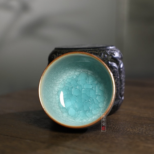 氷生湖藍蝉定杯 湯呑み【共箱】水色氷裂貫入 現代龍泉青磁 贈り物