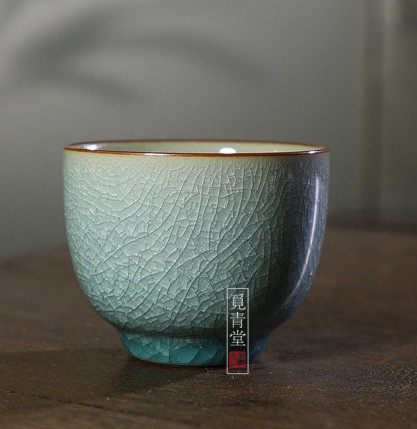 氷生湖藍蝉定杯　湯呑み【共箱】水色氷裂貫入　現代龍泉青磁　贈り物コレクション