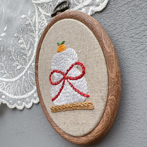 ☆期間限定お値下げ [美品] ハンドメイド 手刺繍 鏡 戸塚刺繍 66×50