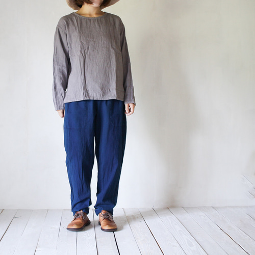 iroha / 草木染め木綿テーパードpants 藍染め群青色 ロング