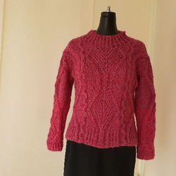 ローズ色の模様編み袖グラディーションセーター 1枚目の画像