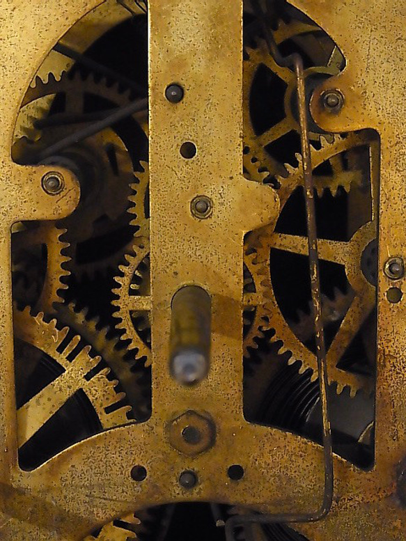 本物志向。戦前に製造された、柱時計の機械です。h -156 6枚目の画像