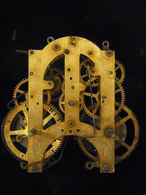 本物志向。戦前に製造された、柱時計の機械です。h -156 1枚目の画像