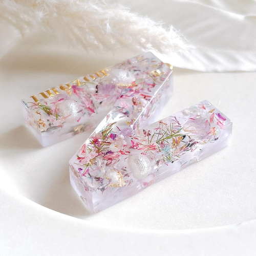 名入れ】パールとお花のイニシャルキーホルダー ブルー