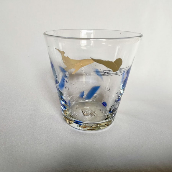 [グラス]　ちゅら海ロック漆絵グラス　「ザトウクジラ」　 2枚目の画像
