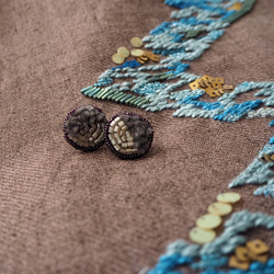 Petit 2tone ピアス▫️MOCHA&CHOCOLA / 刺繍ピアス オートクチュール刺繍 リュネビル刺繍 4枚目の画像
