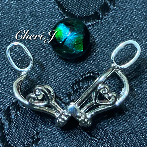 エメラルドグリーン☆ホタルガラス×王冠ロケットペンダントトップ【No