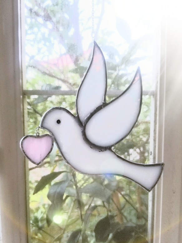 ステンドグラス製　ハートローズのサンキャッチャーパネル ステンドグラスパネル【薔薇】 サンキャッチャー ゆうちゃん