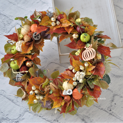 紅葉リーフとパンプキン・白い実をそえて ハロウィン リース：オレンジ  