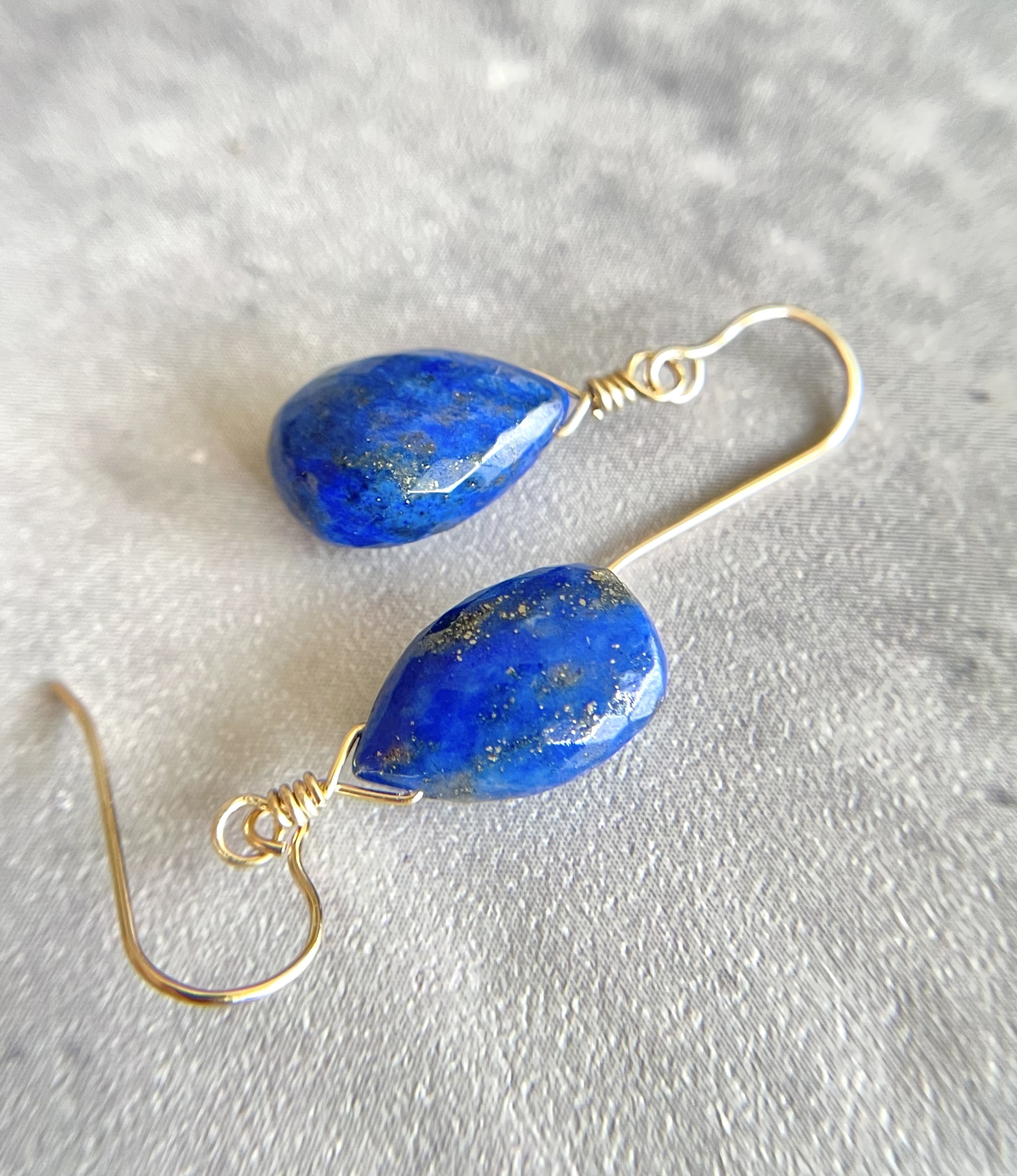 高品質 大粒ラピスラズリ シンプルピアス14kgf or イヤリング  冬の誕生石2024 送料無料