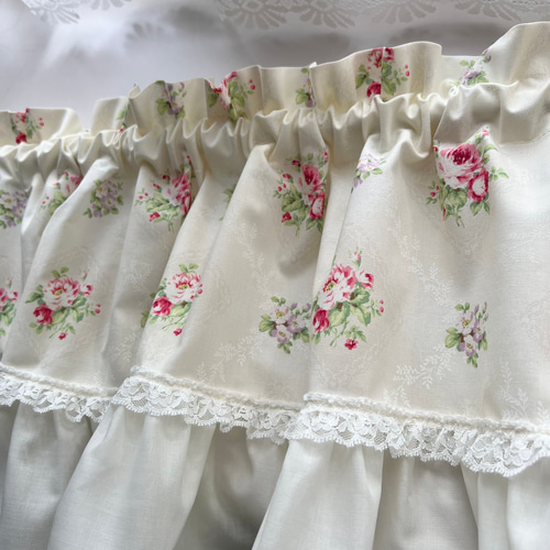 レトロチックなバラが可愛い カフェカーテン カーテン EMI's Garden