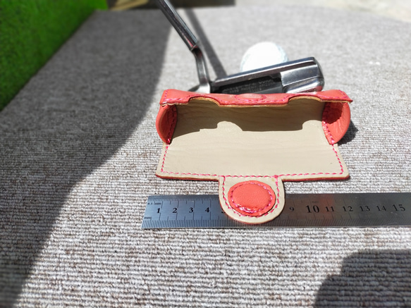 #ゴルフ　ピン型パターヘットカバー（レザークラフト）マグネット開閉式（ピンク） 4枚目の画像