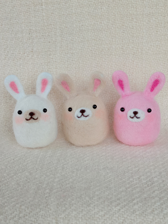 卯年のお正月飾り ニコニコ笑顔のころりんうさぎだけ 羊毛フェルト Mt