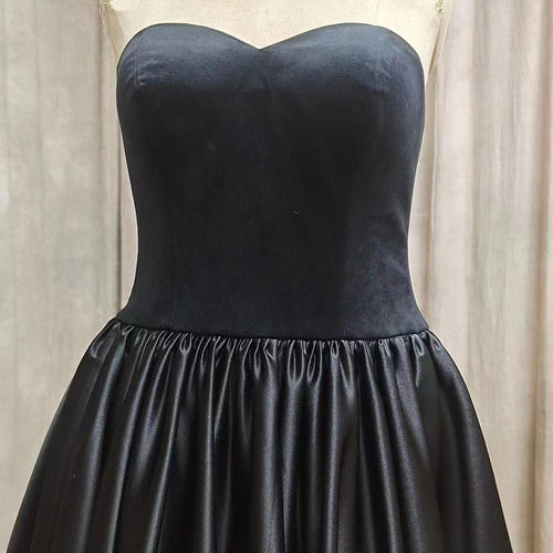 ブラック チューブトップ ウエディングドレス ドレス ウララ — 花嫁の