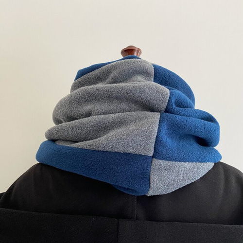 かぶるだけ♪軽くてあたたかいフリースのバイカラースヌード ネイビー