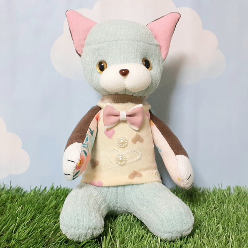 チョコミントカラー　サメぬいぐるみ 茶色のマフラー付き Amazon.co.jp: ジェラトーニ用スウィーツコスチュームチョコ