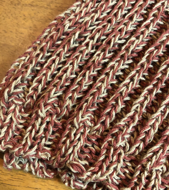 イギリスゴム編みのコットンマフラー・エンジ 3枚目の画像
